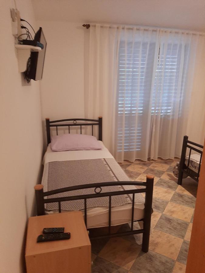 Apartments Marta Starigrad Paklenica Extérieur photo