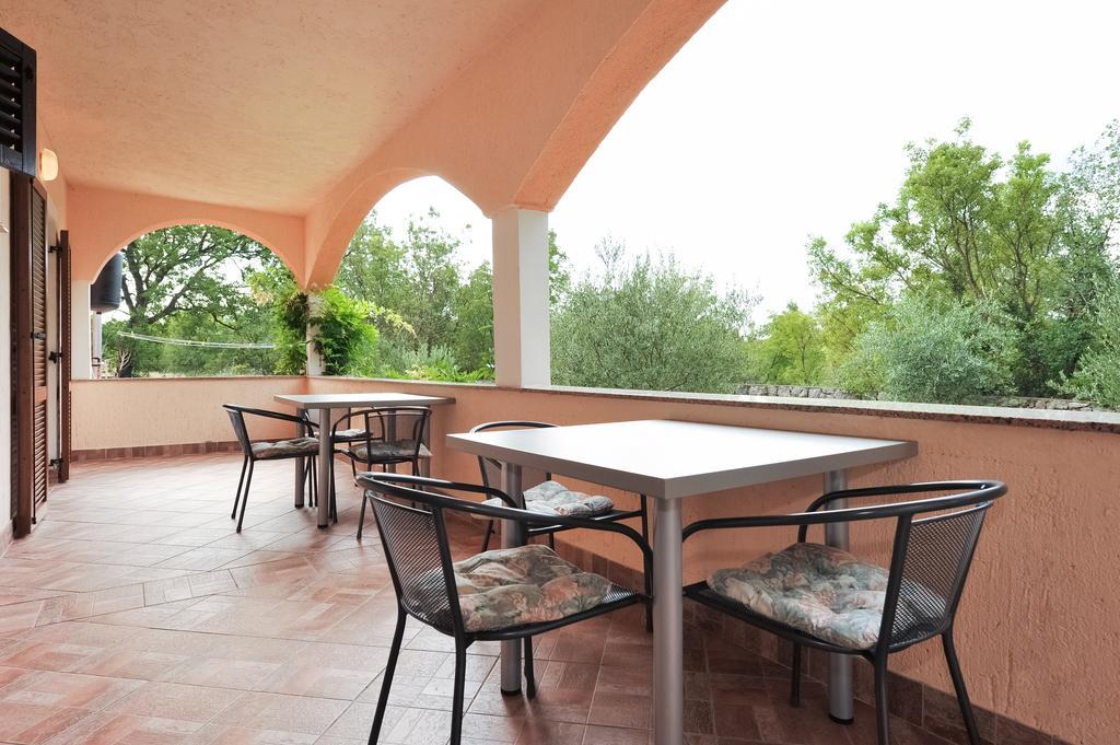 Apartments Marta Starigrad Paklenica Chambre photo