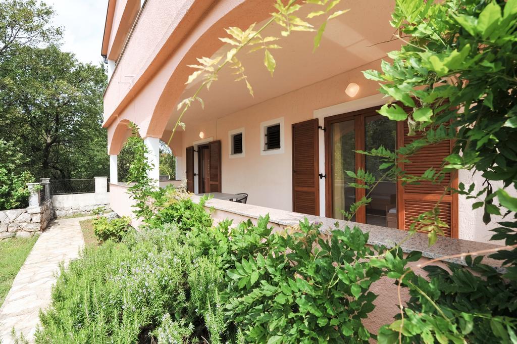 Apartments Marta Starigrad Paklenica Chambre photo